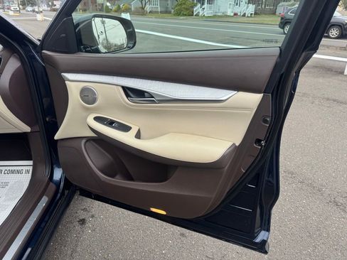 Used 2019 INFINITI QX50 Essential w/ Sensory Package AWD/4WD image 19