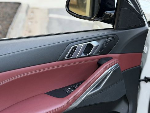 Used 2022 BMW X6 xDrive40i w/ M Sport Package image 29