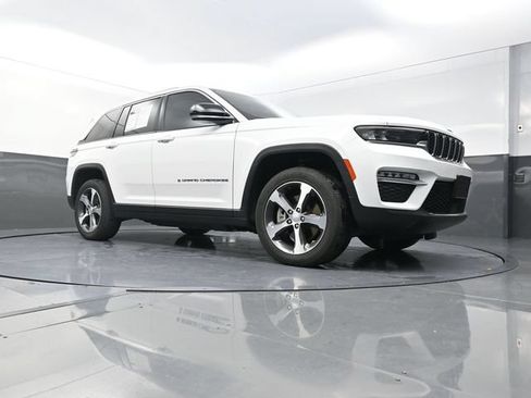 Used 2023 Jeep Grand Cherokee 4WD 4xe image 19