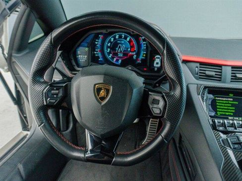 Used 2017 Lamborghini Aventador S image 54