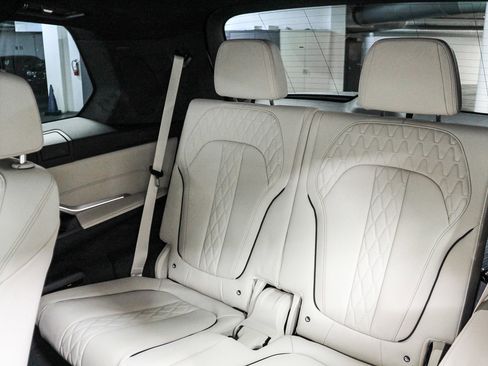 New 2026 BMW X7 M60i w/ Executive Package AWD/4WD image 18