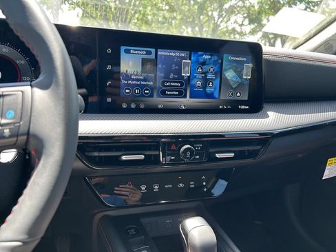 New 2026 Nissan Kicks SR FWD image 30
