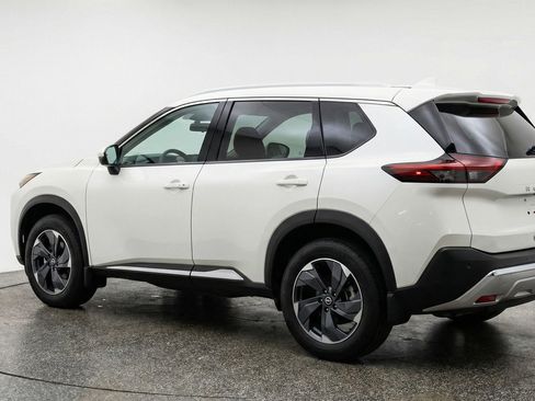 Used 2025 Nissan Rogue SV image 6