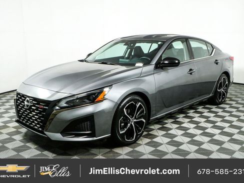 Used 2024 Nissan Altima 2.5 SR FWD image 24