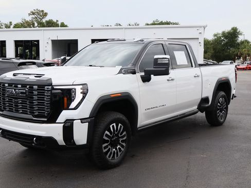 Certified 2025 GMC Sierra 2500 Denali Ultimate AWD/4WD image 5