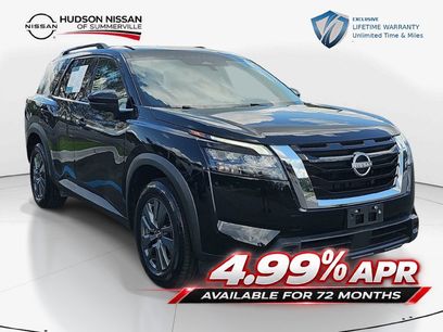 Used 2024 Nissan Pathfinder SV