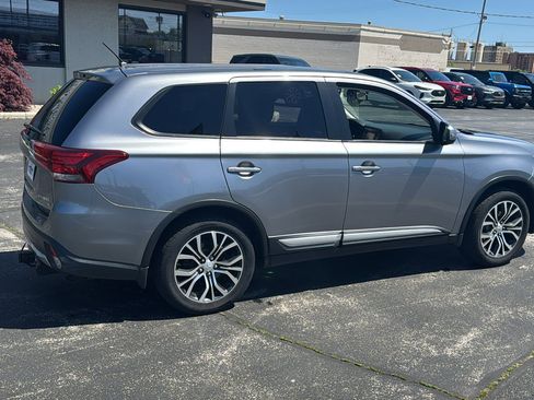 Used 2016 Mitsubishi Outlander ES AWD/4WD image 9