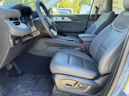 New 2026 Ford Explorer Active w/ Active Comfort Package image 19