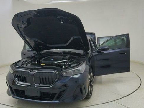 Used 2026 BMW 550e xDrive image 75