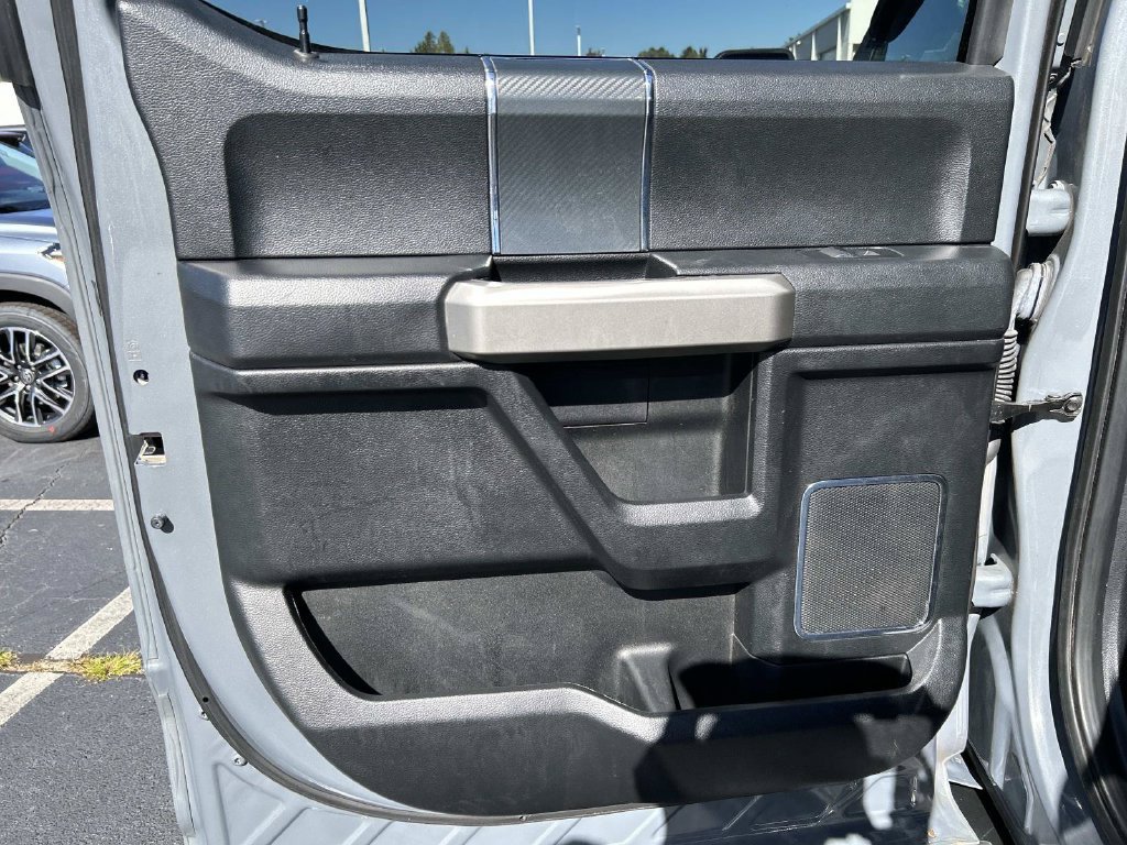 Used 2019 Ford F150 Lariat w/ Equipment Group 502A Luxury AWD/4WD image 13