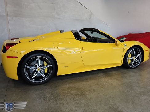 Used 2015 Ferrari 458 Spider RWD image 5