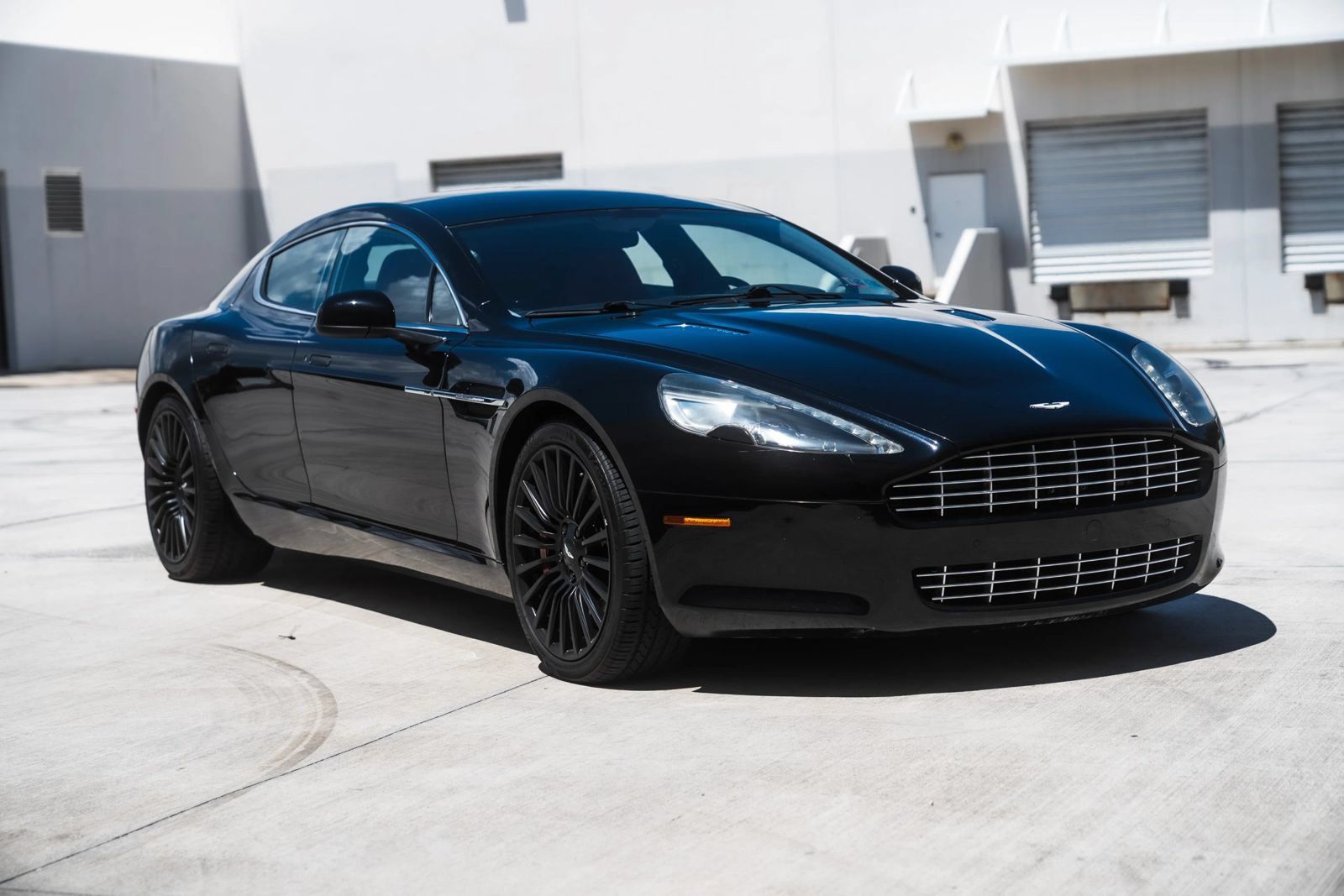 Used 2011 Aston Martin Rapide RWD image 2
