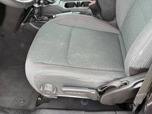 Used 2024 Jeep Wrangler Unlimited Rubicon AWD/4WD image 21