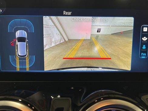 Used 2025 Mercedes-Benz GLA 250 4MATIC image 16