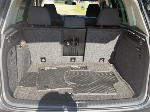 Used 2017 Volkswagen Tiguan Limited w/ Premium Package image 34