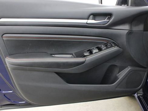 Used 2023 Nissan Altima 2.5 SR w/ SR Premium Package FWD image 18