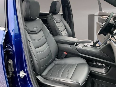 Used 2025 Cadillac XT6 Premium Luxury w/ Platinum Package AWD/4WD image 7