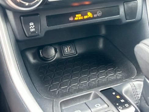 Used 2023 Toyota RAV4 AWD Hybrid image 52