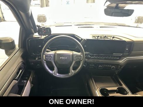 Used 2025 Chevrolet Silverado 2500 ZR2 w/ Technology Package AWD/4WD image 2