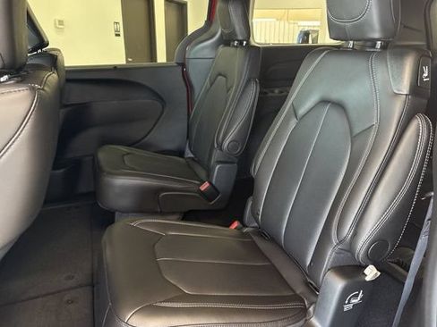 New 2026 Chrysler Pacifica Select AWD/4WD image 19