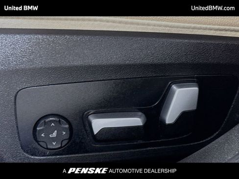 Used 2023 BMW 330i Sedan w/ Parking Assistance Package RWD image 4