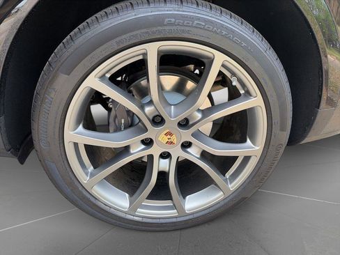 Used 2023 Porsche Cayenne Platinum Edition AWD/4WD image 11