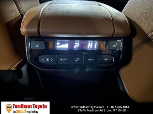 Used 2022 Toyota Highlander Platinum FWD image 18