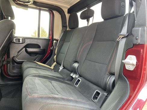 Used 2021 Jeep Gladiator Rubicon w/ Cold Weather Group image 8