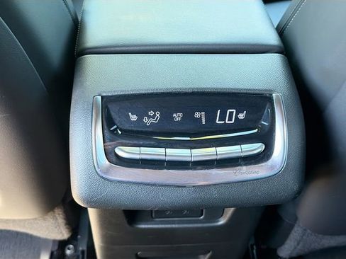Used 2024 Cadillac XT6 Premium Luxury image 21