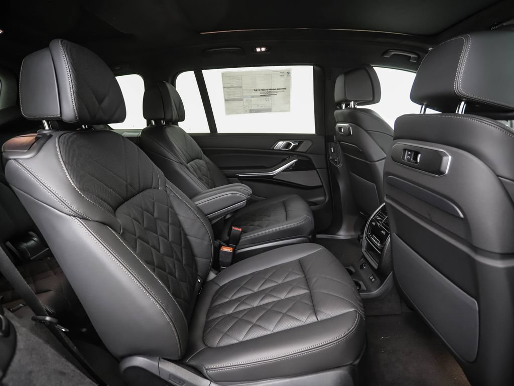 Used 2027 BMW X7 xDrive40i w/ M Sport Package AWD/4WD image 31