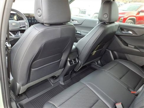 New 2026 Chevrolet Equinox LT w/ Convenience Package II image 8