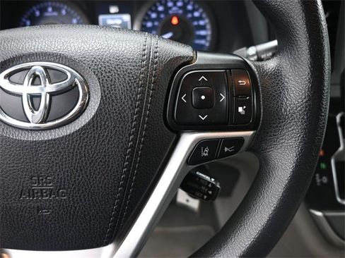 Used 2020 Toyota Sienna LE image 28