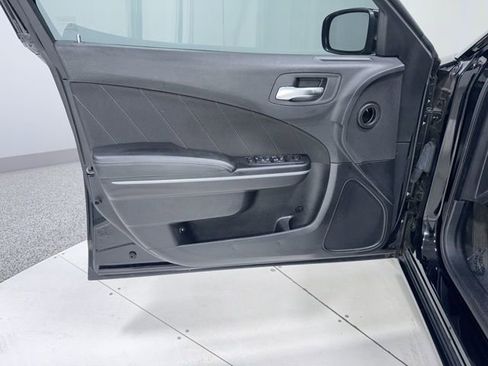 Used 2019 Dodge Charger SXT RWD image 9