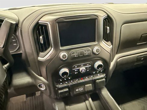 Used 2021 GMC Sierra 1500 AT4 w/ AT4 Premium Package AWD/4WD image 3