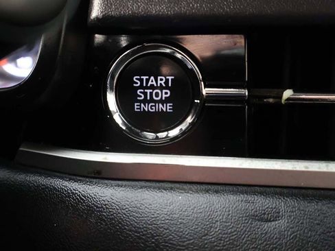 Used 2022 Mitsubishi Outlander ES image 32