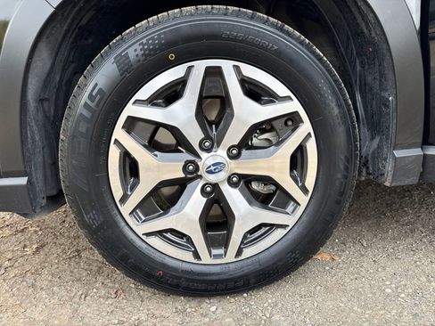 Used 2023 Subaru Forester Premium image 27