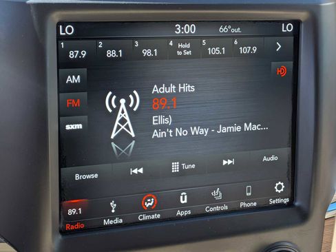 Used 2018 RAM 2500 Laramie w/ Snow Chief Group AWD/4WD image 21