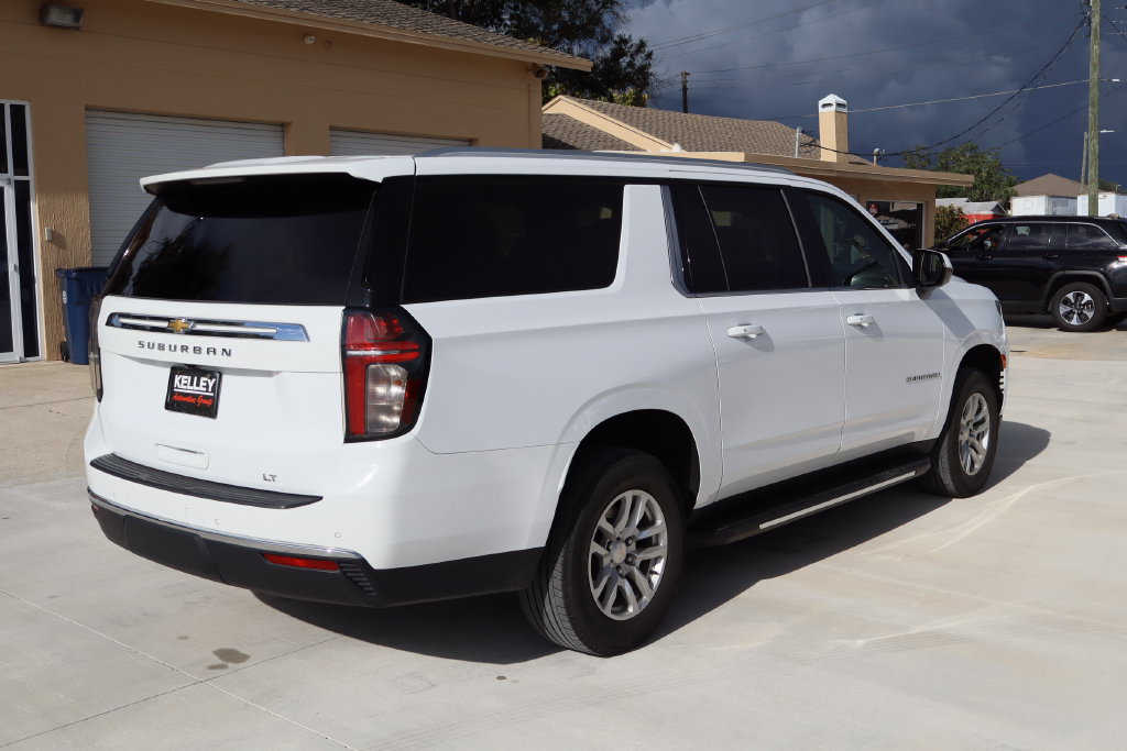 Certified 2024 Chevrolet Suburban LT RWD image 9