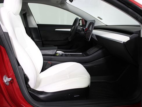 Used 2021 Tesla Model 3 Performance image 10