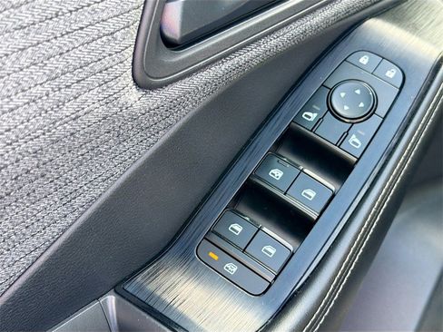 Used 2021 Nissan Rogue S image 18