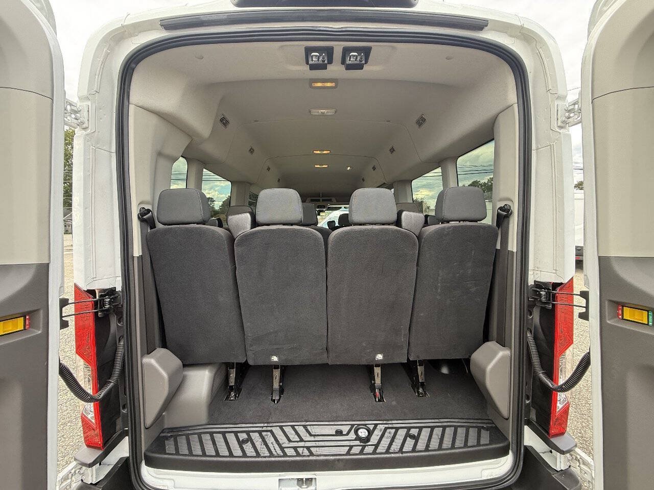 Used 2020 Ford Transit 350 XLT RWD image 10