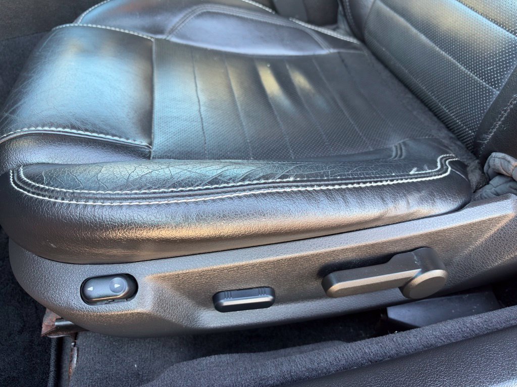 Used 2010 Ford Mustang Convertible RWD image 25