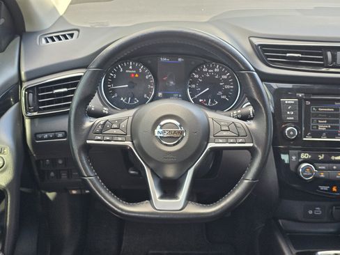 Certified 2022 Nissan Rogue Sport SV AWD/4WD image 14