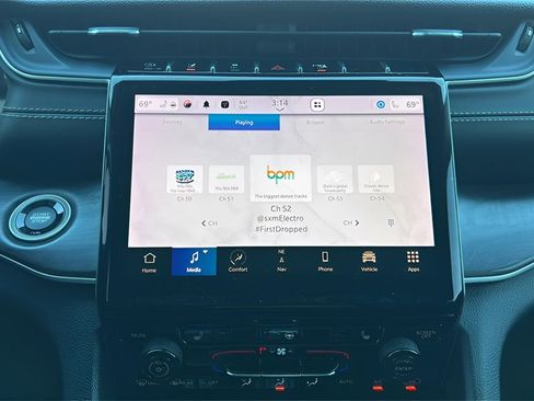 Used 2022 Jeep Grand Cherokee Limited image 29