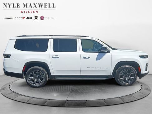 New 2026 Jeep Grand Wagoneer L Limited AWD/4WD image 17