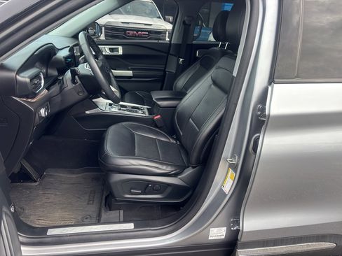 Used 2022 Ford Explorer Limited w/ Equipment Group 301A image 13