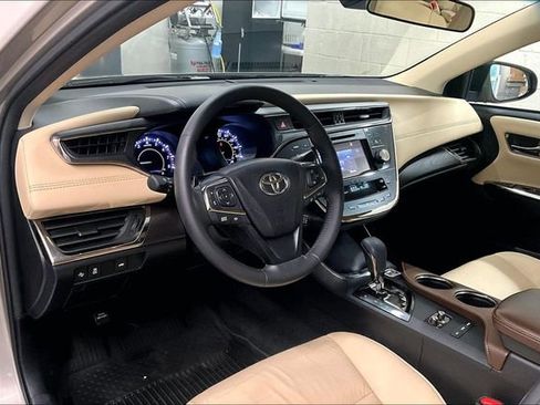 Used 2017 Toyota Avalon XLE w/ All Weather Liner Package FWD image 17