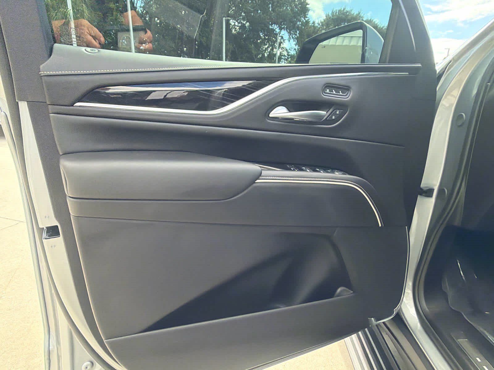 Used 2024 Cadillac Escalade V w/ LPO, ONYX Package AWD/4WD image 14
