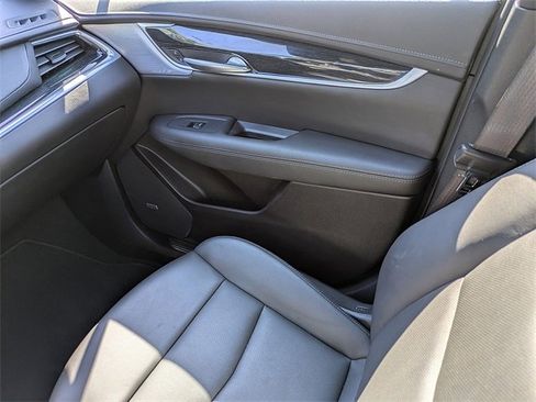 Certified 2025 Cadillac XT5 Premium Luxury image 18
