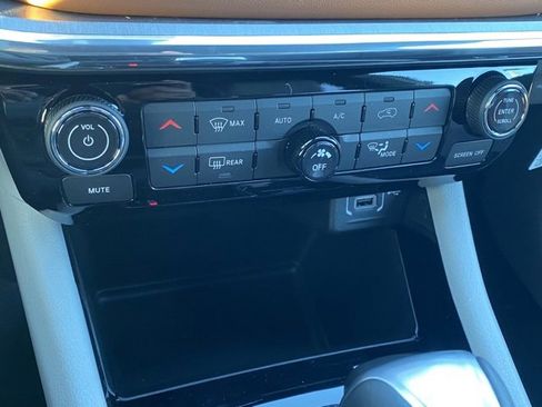 New 2024 Jeep Compass Limited w/ Elite Group image 25